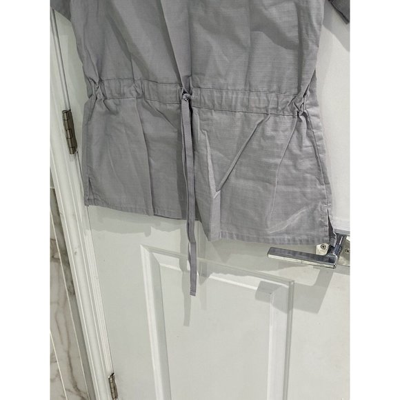 Barco Uniforms Work Force Gray V Neck Scrub Top 2 Front Pockets Size Small. - Picture 6 of 12